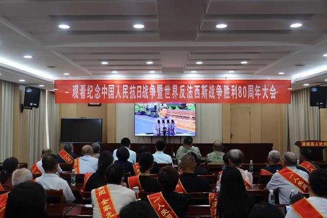 受阅官兵亲属：感谢部队锻炼孩子