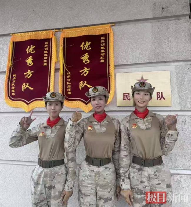 父亲谈女儿担任女民兵方队领队